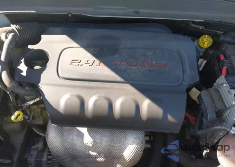 2015 Jeep Renegade Latitude из США, поврежденный, VIN ZACCJABT0FPB63909